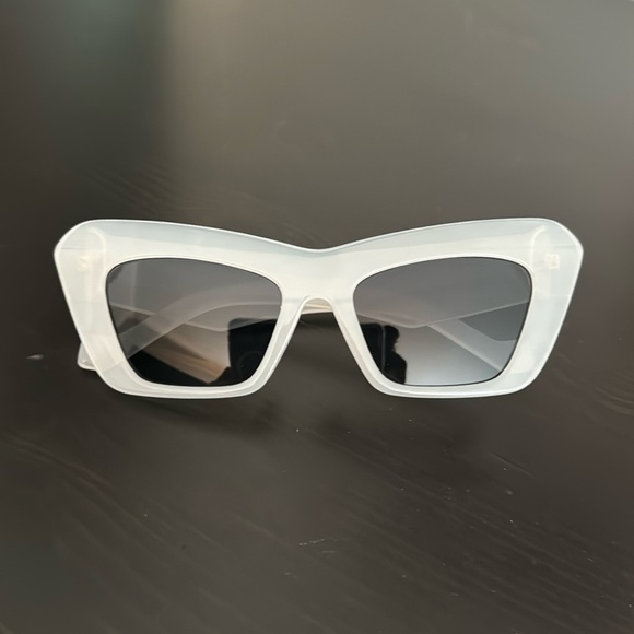 No Brand Milky White Sunglasses - Picture 1 of 4